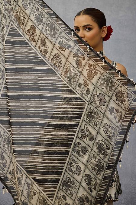 Buy_Torani_Black Tassels Kalamkari Anura Silk Crepe Organza Scarf _Online_at_Aza_Fashions