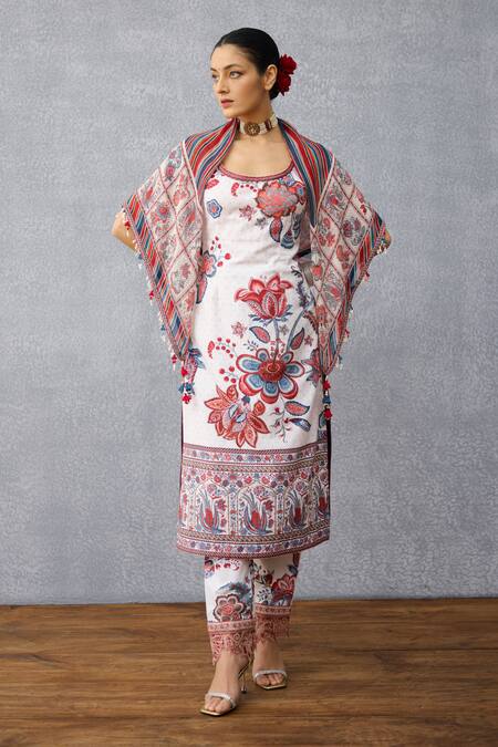 Shop Torani Multi Color Tassels Coromandel Anura Multicolour Scarf Shop_Torani_Multi Color Tassels Coromandel Anura Multicolour Scarf