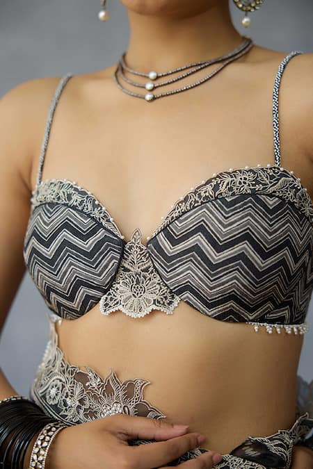 Buy_Torani_Black Chanderi Beads Sweetheart Neck Kalamkari Ashnee Bralette _Online_at_Aza_Fashions