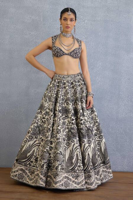 Buy Torani Black Silk, Organza, Jersey Tassels, Beads Round Kalamkari Vedaa Lehenga Set Buy_Torani_Black Silk, Organza, Jersey Tassels, Beads Round Kalamkari Vedaa Lehenga Set