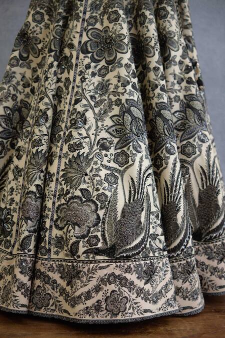 Shop Torani Black Silk, Organza, Jersey Tassels, Beads Round Kalamkari Vedaa Lehenga Set Shop_Torani_Black Silk, Organza, Jersey Tassels, Beads Round Kalamkari Vedaa Lehenga Set