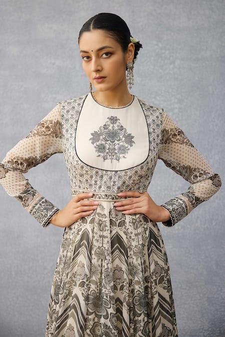 Torani_Black Georgette Embroidery Round Neck Kalamkari Printed Anarkali Set _Online_at_Aza_Fashions