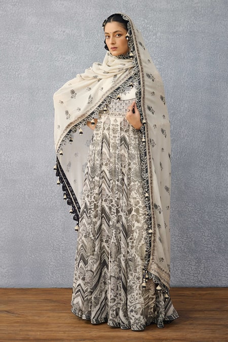 Buy_Torani_Black Georgette Embroidery Round Neck Kalamkari Printed Anarkali Set 