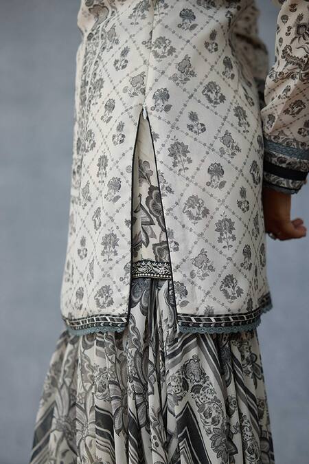 Buy_Torani_Black Georgette Embroidery, Tassels Round Neck Kalamkari Dakshaa Sharara Set 