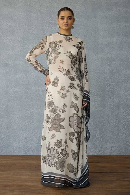 Shop_Torani_White Georgette Embroidery Round Neck Kalamkari Navanya Kaftan Set _Online_at_Aza_Fashions