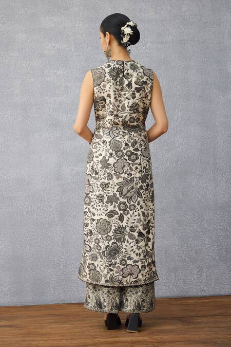 Shop Torani Black Organza, Round Neck Kalamkari Tanuja Kurta Set at Aza Fashions Shop_Torani_Black Organza, Round Neck Kalamkari Tanuja Kurta Set_at_Aza_Fashions