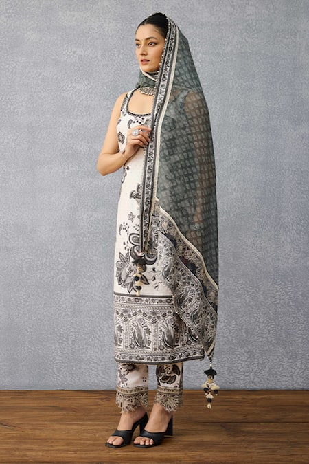 Shop_Torani_White Linen Embroidery, Tassels Scoop Neck Kalamkari Anvita Kurta Set _Online_at_Aza_Fashions