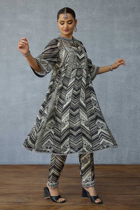 Torani_Black Silk, Organza, Crepe Embroidery Round Kalamkari Asthika Printed Kurta Set _at_Aza_Fashions