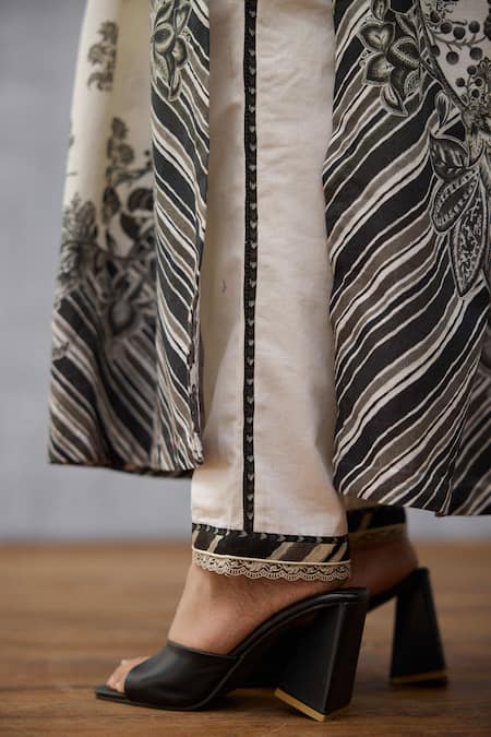 Buy Torani Black Linen Round Neck Kalamkari Printed Kurta Set Online at Aza Fashions Buy_Torani_Black Linen Round Neck Kalamkari Printed Kurta Set _Online_at_Aza_Fashions