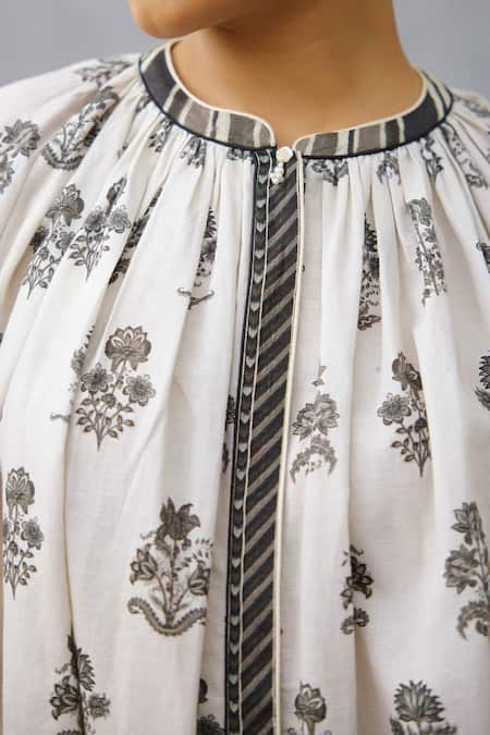 Shop Torani Black Linen Round Neck Kalamkari Printed Kurta Set Online at Aza Fashions Shop_Torani_Black Linen Round Neck Kalamkari Printed Kurta Set _Online_at_Aza_Fashions