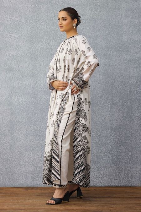 Shop Torani Black Linen Round Neck Kalamkari Printed Kurta Set Shop_Torani_Black Linen Round Neck Kalamkari Printed Kurta Set