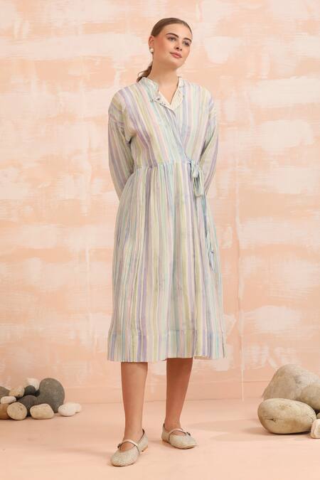 Buy_Dhaari_Cream Embroidery Collared Hand Painted Reversible Midi Dress 