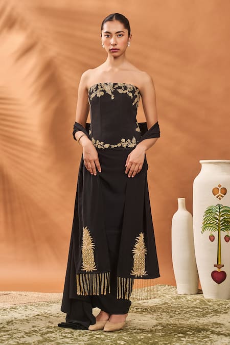 Buy_Masaba_Black Crepe Embroidery, Tassels Heavy Corset Set _Online_at_Aza_Fashions