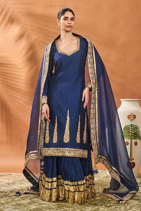 Masaba_Navy Silk, Organza Embroidery, Zari Split V-neck Blue Raw Kurta Set _at_Aza_Fashions