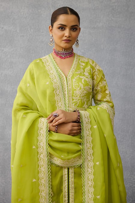 Torani Green Organza Embroidery V-neck Angoori Udita Kurta Set Online at Aza Fashions Torani_Green Organza Embroidery V-neck Angoori Udita Kurta Set _Online_at_Aza_Fashions