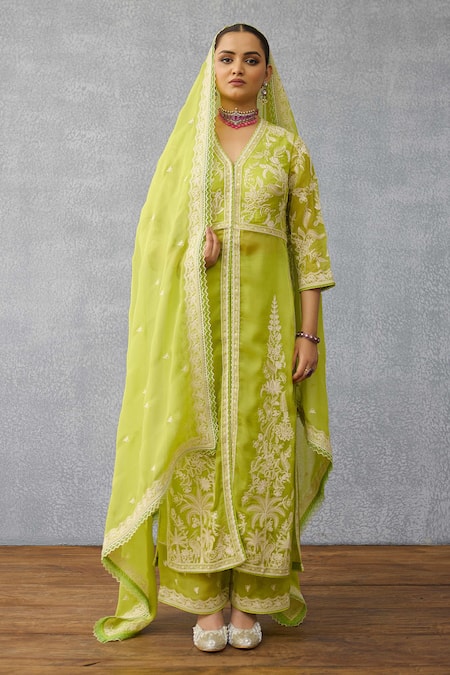 Buy Torani Green Organza Embroidery V-neck Angoori Udita Kurta Set Online at Aza Fashions Buy_Torani_Green Organza Embroidery V-neck Angoori Udita Kurta Set _Online_at_Aza_Fashions