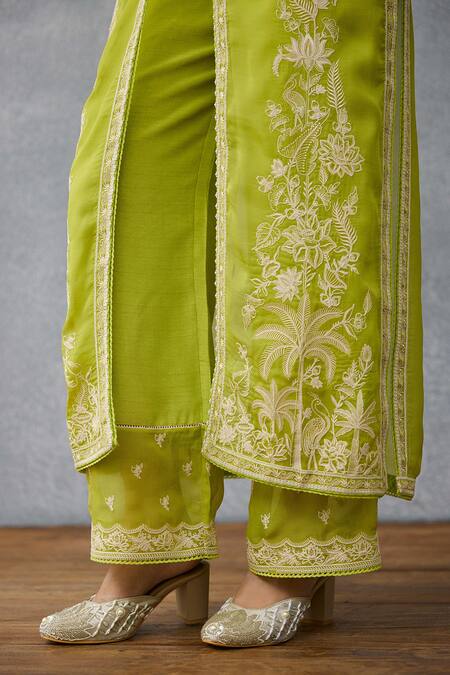Torani Green Organza Embroidery V-neck Angoori Udita Kurta Set at Aza Fashions Torani_Green Organza Embroidery V-neck Angoori Udita Kurta Set _at_Aza_Fashions