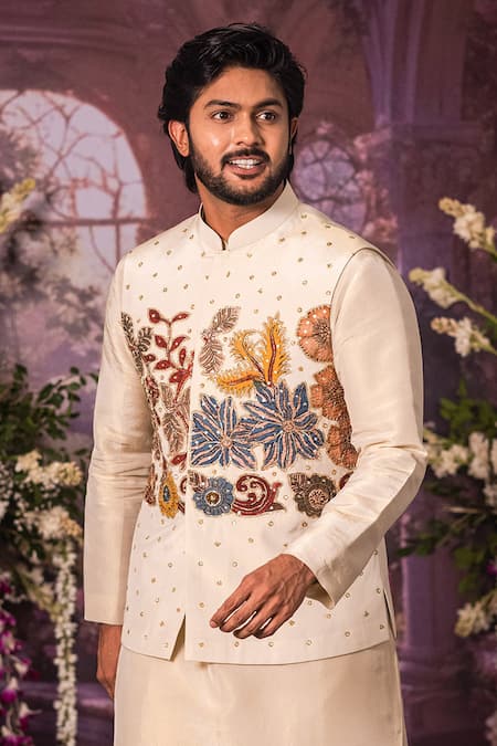 Aindhri By Mahitha_Ivory Tissue Embroidery Kurta Set _Online_at_Aza_Fashions