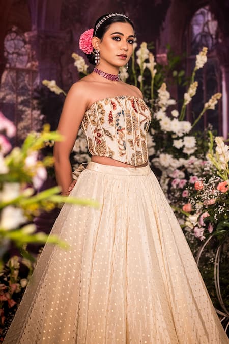 Aindhri By Mahitha Ivory Tissue Fusion Lehenga Set 