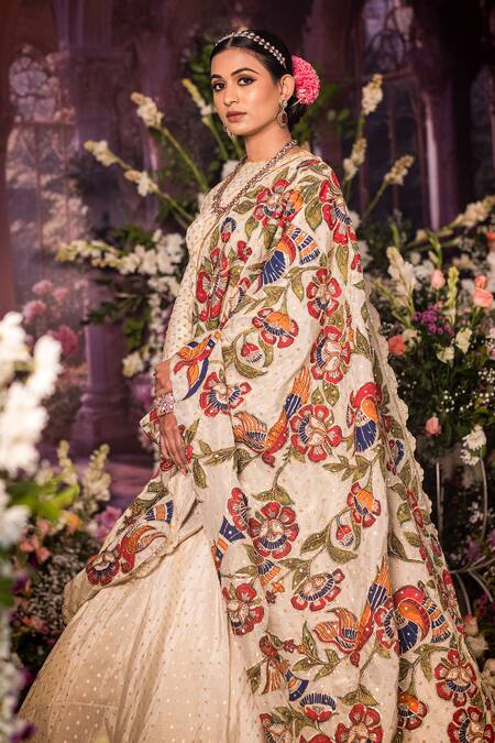 Aindhri By Mahitha_Ivory Tissue Embroidery Round Neck Lehenga Set _Online_at_Aza_Fashions