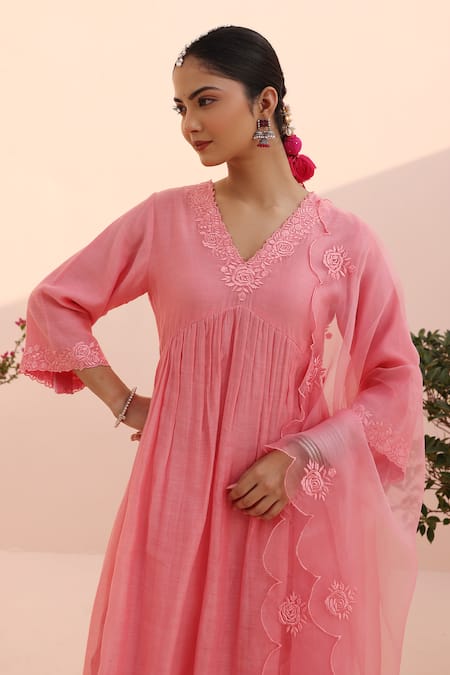 Charu Makkar_Rose Gold Chanderi, Cotton, Organza Embroidery V-neck Pink Kurta Set _Online_at_Aza_Fashions