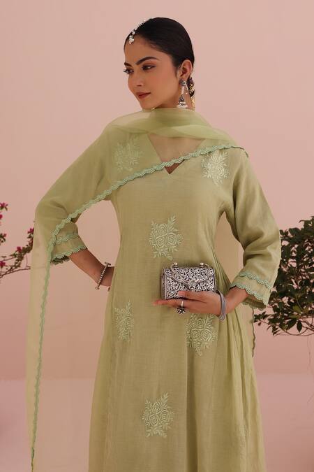 Charu Makkar_Green Tissue, Chanderi, Cotton, Organza Embroidery Round Neck Kurta Set _Online_at_Aza_Fashions