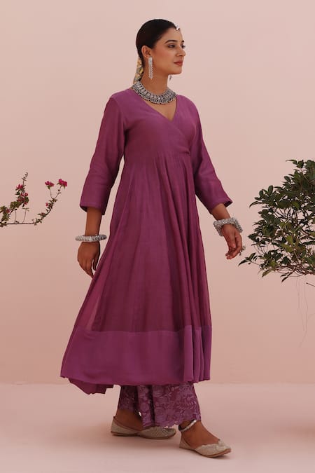 Charu Makkar_Lilac Chanderi, Cotton, Organza Embroidery V-neck Angarkha Kurta Set _Online_at_Aza_Fashions