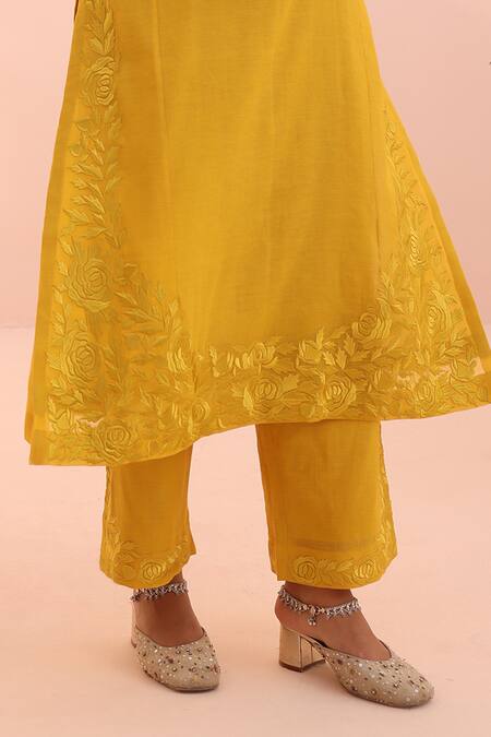 Shop Charu Makkar Mustard Chanderi, Tissue, Organza Embroidery V-neck Yellow Kurta Set Online at Aza Fashions Shop_Charu Makkar_Mustard Chanderi, Tissue, Organza Embroidery V-neck Yellow Kurta Set _Online_at_Aza_Fashions