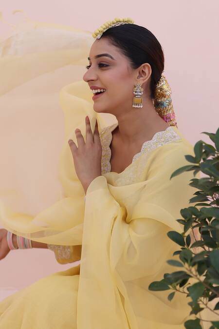 Charu Makkar_Yellow Chanderi, Tissue, Cotton V-neck Designer Kurta Set _Online_at_Aza_Fashions