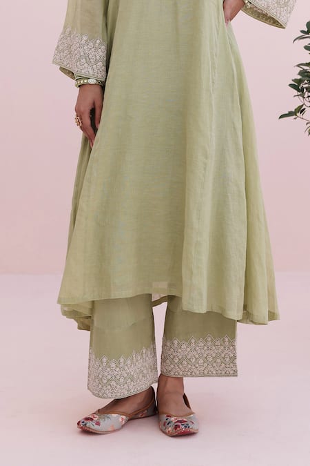 Charu Makkar Green Chanderi, Tissue, Cotton Embroidery Round Neck Kurta Set Online at Aza Fashions Charu Makkar_Green Chanderi, Tissue, Cotton Embroidery Round Neck Kurta Set _Online_at_Aza_Fashions