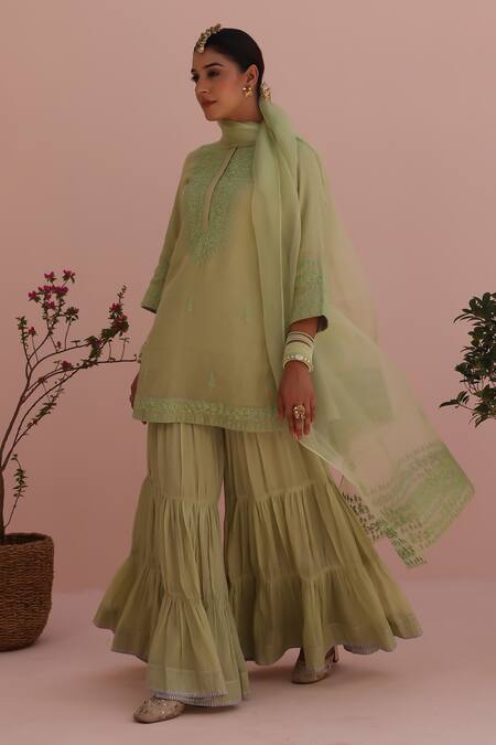 Charu Makkar_Green Chanderi, Organza Embroidery Round Neck Elaichi Kurta Set _Online_at_Aza_Fashions