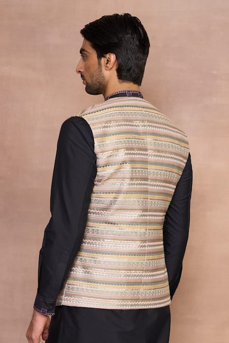 Gargee Designers Pyaala Grey Bundi Dhoti Set 