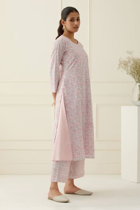 Shop_Musal_White Cotton, Kota Doria Round Neck Floral Printed Kurta Set_Online_at_Aza_Fashions