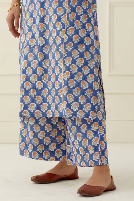 Shop_Musal_Blue Cotton, Kota Doria V-neck Floral Print Straight Kurta Set _Online_at_Aza_Fashions