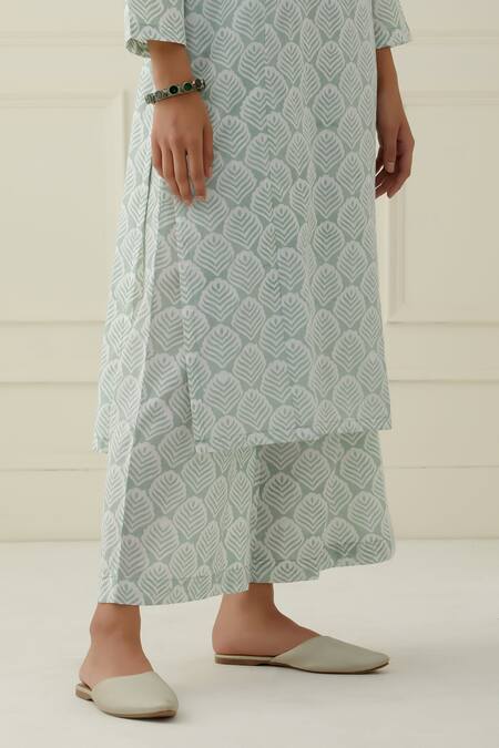 Musal_Green Cotton, Kota Doria Mandarin Collar Printed Sea Kurta Set_at_Aza_Fashions