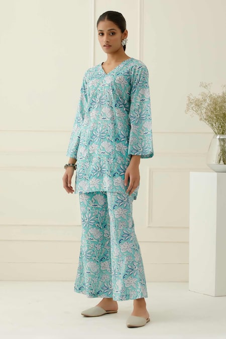 Buy_Musal_Aqua Cotton, Georgette V-neck Printed Ice Blue Kurta Set_Online_at_Aza_Fashions