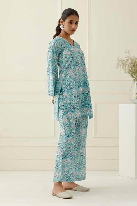 Shop_Musal_Aqua Cotton, Georgette V-neck Printed Ice Blue Kurta Set_Online_at_Aza_Fashions