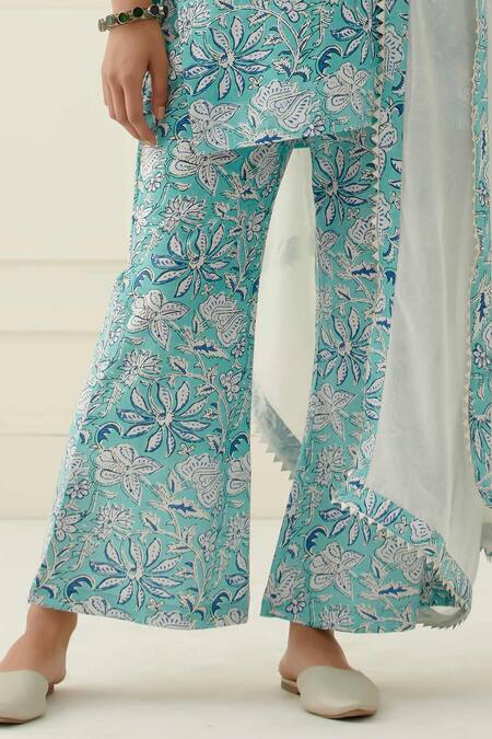 Musal_Aqua Cotton, Georgette V-neck Printed Ice Blue Kurta Set_at_Aza_Fashions