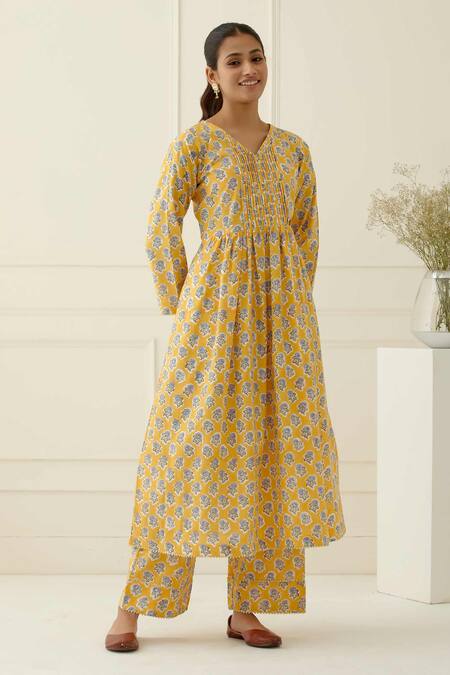 Buy_Musal_Yellow Cotton, Georgette Embroidery V-neck Printed Kurta Set With Dupatta_Online_at_Aza_Fashions