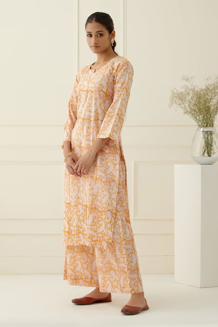 Buy_Musal_Orange Cotton, Kota Doria Round Neck Printed Kurta Set With Dupatta_Online_at_Aza_Fashions