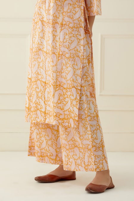 Musal_Orange Cotton, Kota Doria Round Neck Printed Kurta Set With Dupatta_at_Aza_Fashions