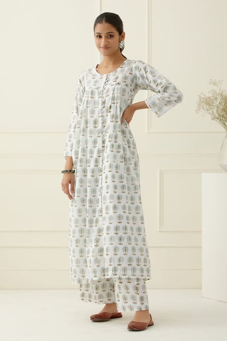 Musal_White Cotton, Kota Doria Round Neck Printed Kurta Set _Online_at_Aza_Fashions