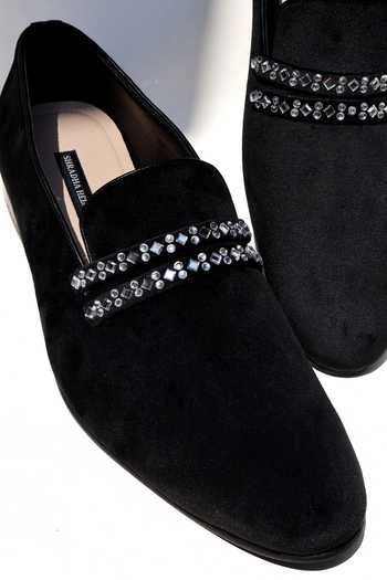 Shradha Hedau Footwear Couture Black Embellished Velvet Suede Flats at Aza Fashions Shradha Hedau Footwear Couture_Black Embellished Velvet Suede Flats _at_Aza_Fashions