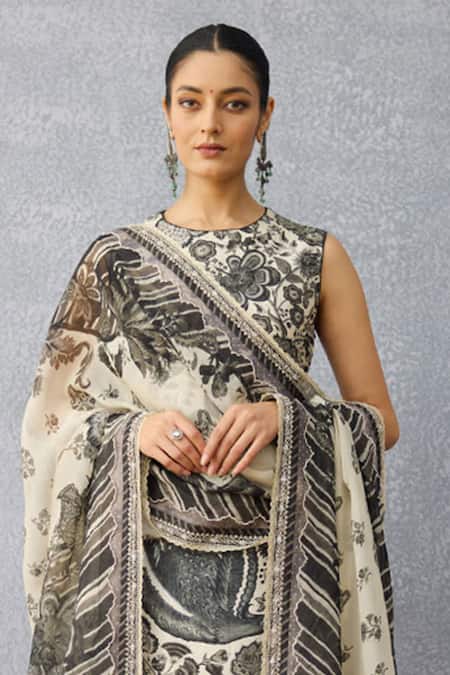 Buy Torani Black Silk Embroidery Round Neck Kalamkari Tanuja Kurta Set Online at Aza Fashions Buy_Torani_Black Silk Embroidery Round Neck Kalamkari Tanuja Kurta Set _Online_at_Aza_Fashions