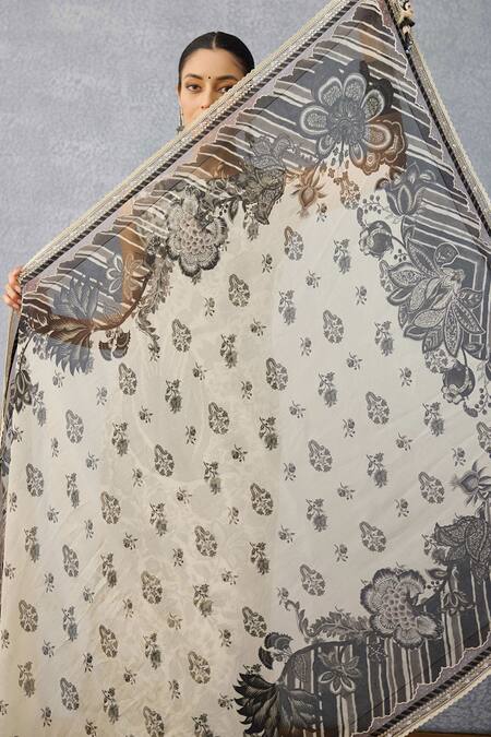 Shop Torani Black Silk Embroidery Round Neck Kalamkari Tanuja Kurta Set Online at Aza Fashions Shop_Torani_Black Silk Embroidery Round Neck Kalamkari Tanuja Kurta Set _Online_at_Aza_Fashions