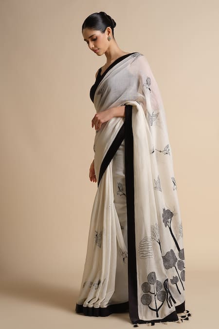 Buy_Grassroot By Anita Dongre_Ivory , Silk Tassels Round Neck Classic Saree With Blouse