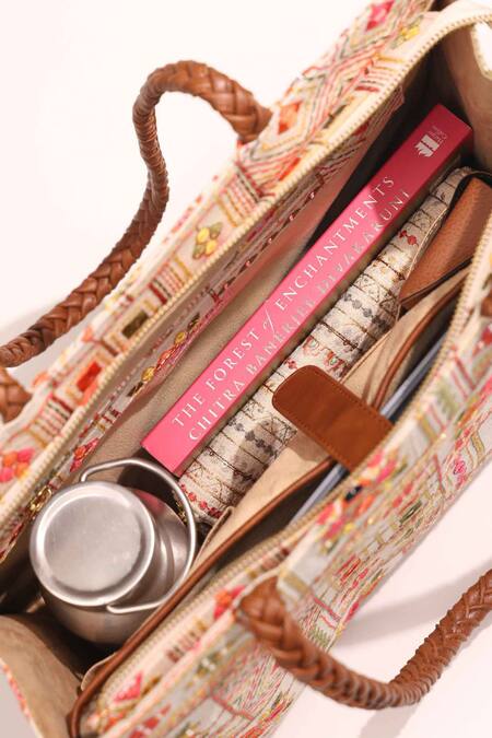 Buy_Amyra_Multi Color Embroidery, Beads Multicolor Box Tote Bag 