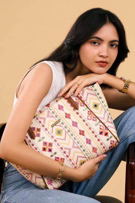 Buy_Amyra_Multi Color Embroidery Mirror Tote Bag 