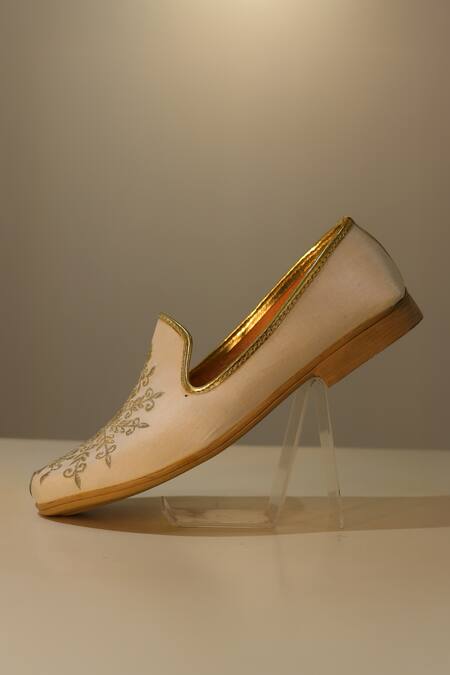 Shop_Hilo Design_Off White Embroidery Luxe Empress Designer Shoes _at_Aza_Fashions