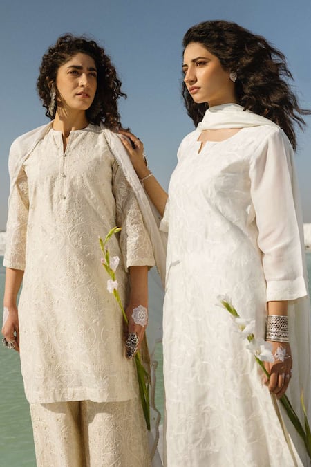 Shop Karaj Jaipur Off White Chanderi, Kota Doria Embroidery Split V-neck Kurta Set Shop_Karaj Jaipur_Off White Chanderi, Kota Doria Embroidery Split V-neck Kurta Set
